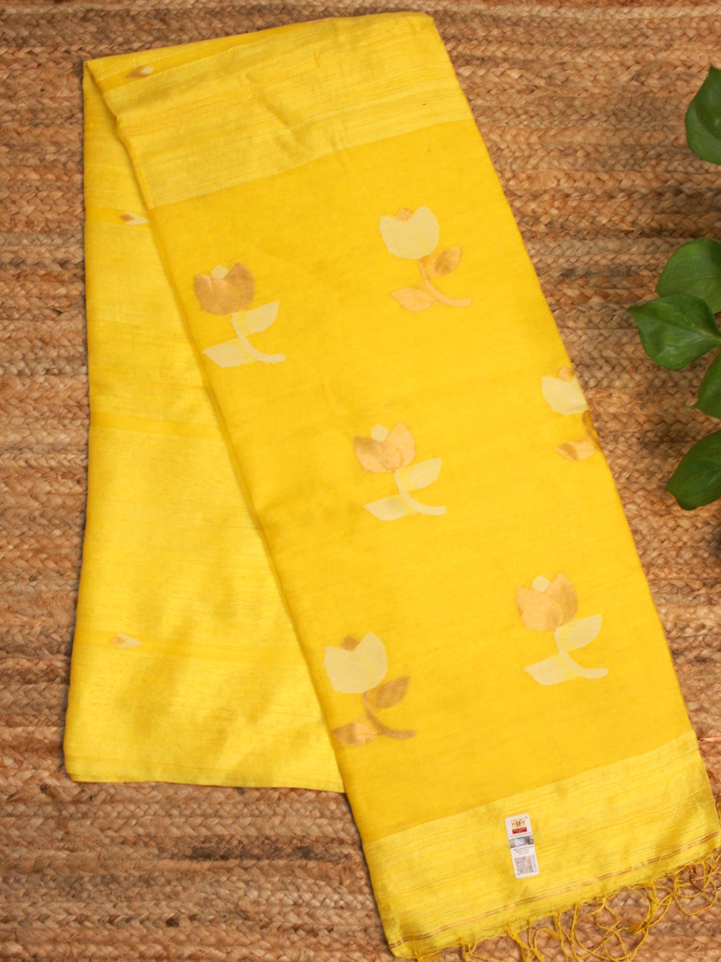 Sunshine Yellow Pure Matka Silk Saree with Muslin pallu Tulip Motif – Silk Mark Certified